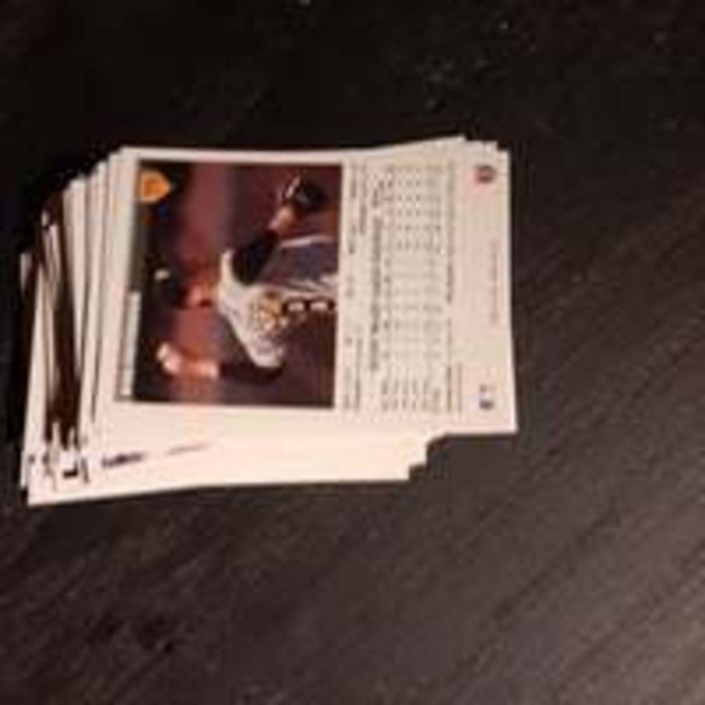 Baseball trading card lot #118 - Picture 3 of 5